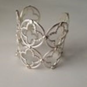 Stella & Dot, Signature Clover Cuff